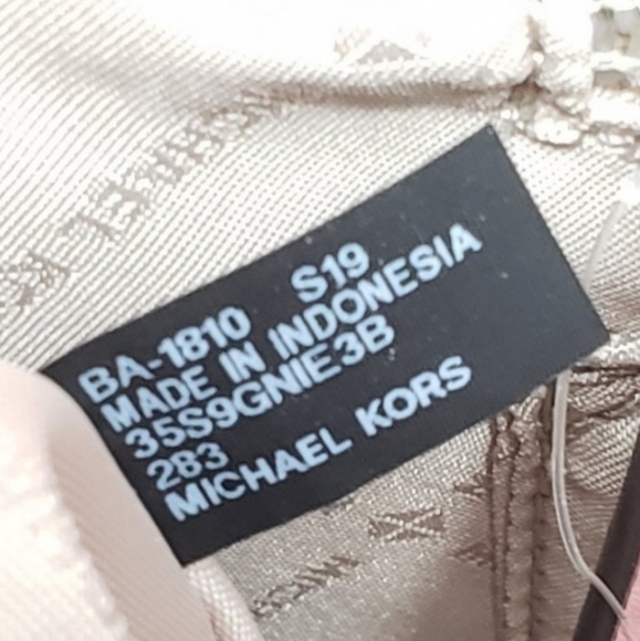 💕LAST ONE💕 Michael Kors Nicole Shoulder Bag - Picture 5 of 7